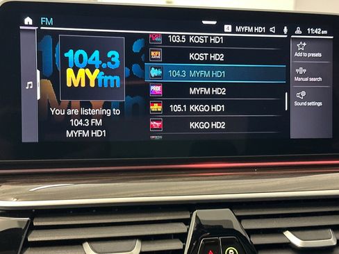 Certified 2023 BMW 530e w/ Premium Package image 22