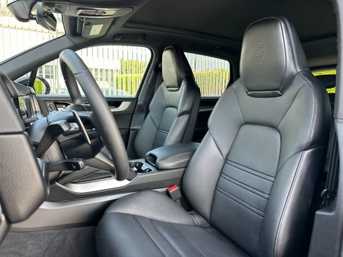 New 2025 Porsche Cayenne S AWD/4WD image 5