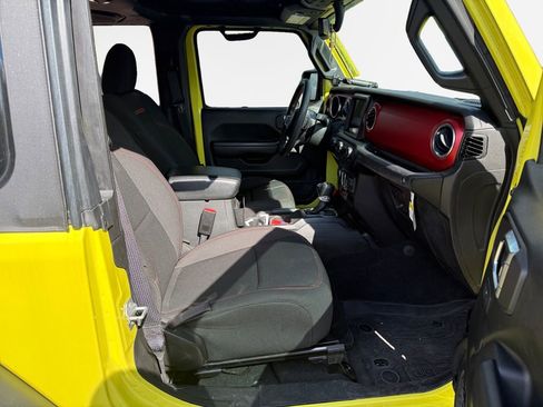 Used 2023 Jeep Wrangler Rubicon image 25