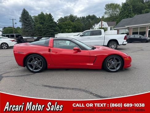 Used 2005 Chevrolet Corvette Coupe w/ Preferred Equipment Group RWD image 6