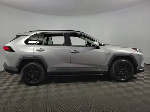 Used 2021 Toyota RAV4 XLE FWD image 8