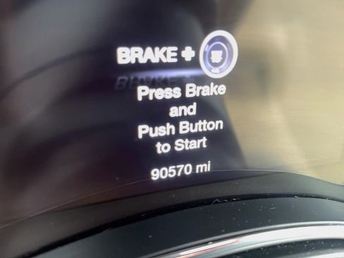 Used 2019 Jeep Grand Cherokee Laredo w/ Security & Convenience Group image 14