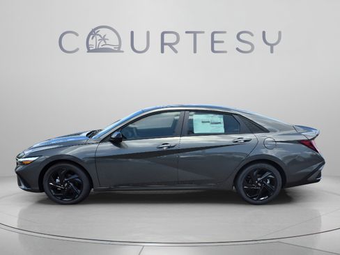 New 2026 Hyundai Elantra SEL Sport FWD image 2