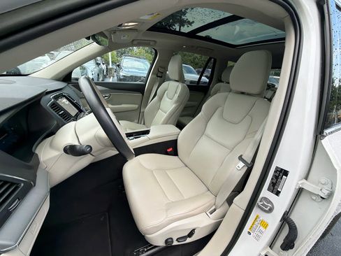 Used 2023 Volvo XC90 B5 Core AWD/4WD image 27