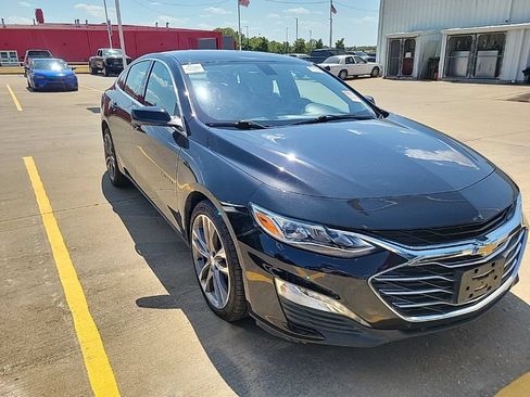 Used 2023 Chevrolet Malibu LT FWD image 3