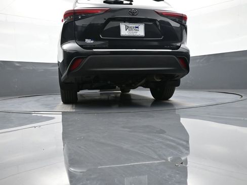 Used 2026 Toyota Highlander XLE image 33