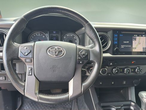Used 2016 Toyota Tacoma TRD Sport w/ Towing Package AWD/4WD image 21
