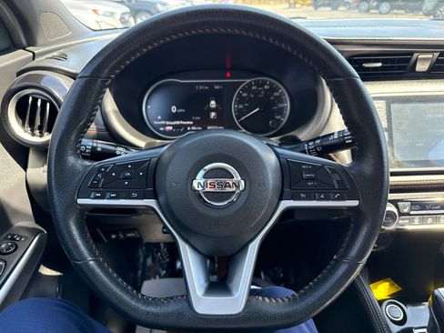 Used 2019 Nissan Kicks SR w/ SR Premium Package image 19