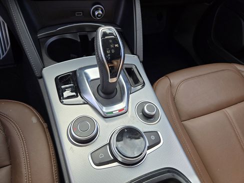 Used 2024 Alfa Romeo Stelvio Ti image 20