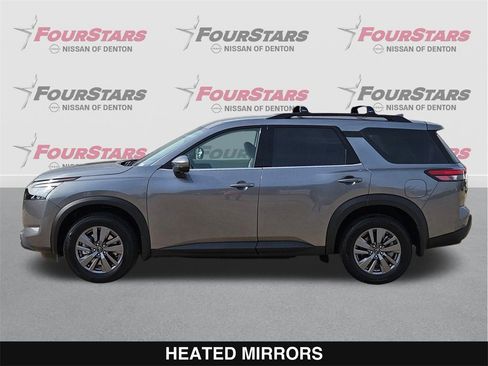 New 2025 Nissan Pathfinder SV w/ Black Appearance Package image 8