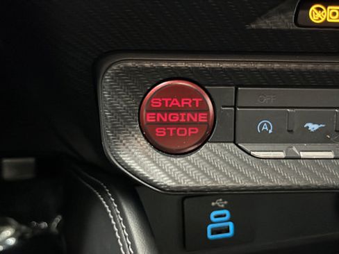 Used 2025 Ford Mustang Premium RWD image 22