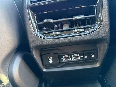 Certified 2022 Jeep Grand Cherokee Limited image 27