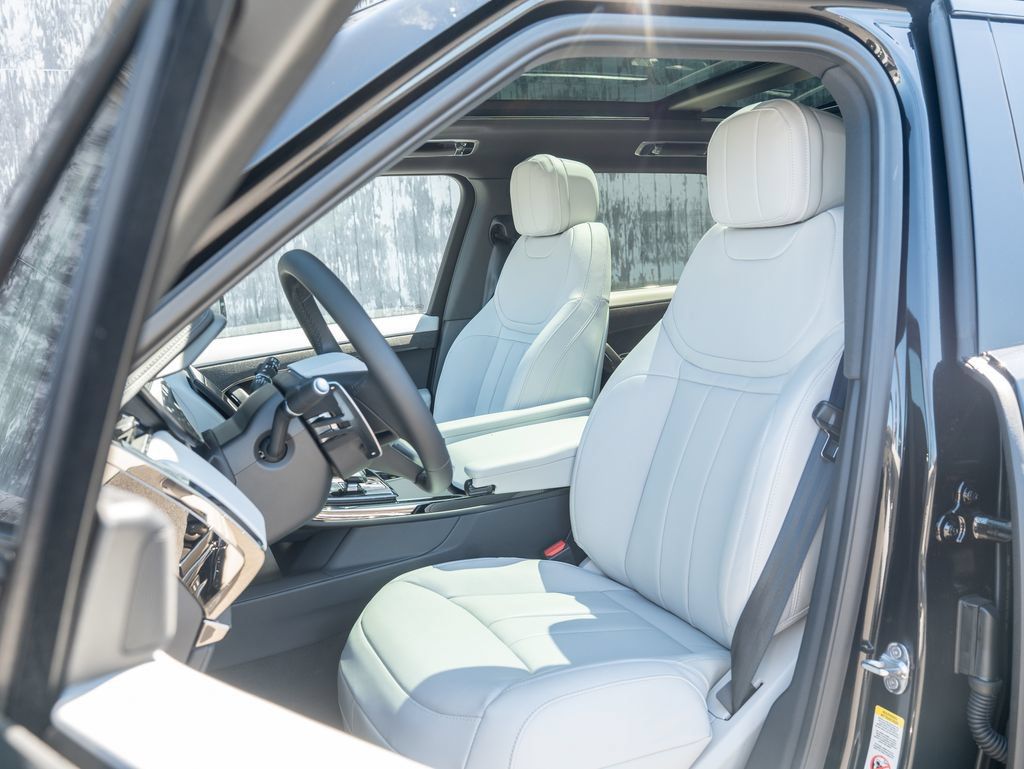 New 2026 Land Rover Range Rover Sport SE AWD/4WD image 19