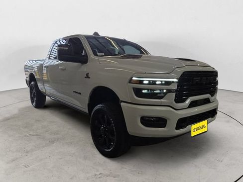 Used 2025 RAM 3500 Laramie AWD/4WD image 3
