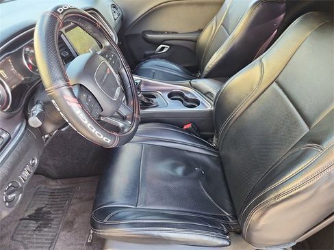 Used 2015 Dodge Challenger SXT w/ Driver Convenience Group image 17