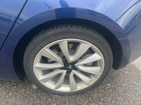Used 2018 Tesla Model 3 Long Range RWD image 4