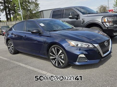 Used 2021 Nissan Altima 2.5 SR FWD image 3