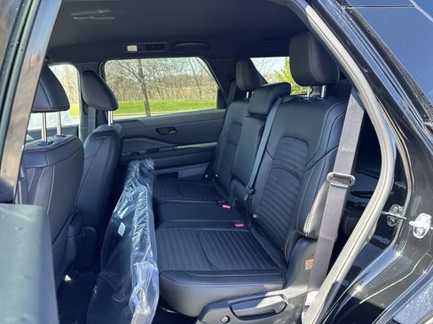 New 2026 Nissan Pathfinder Rock Creek image 13