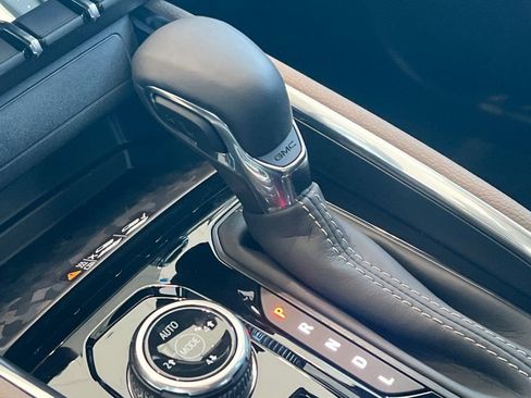 New 2026 GMC Canyon Denali image 17