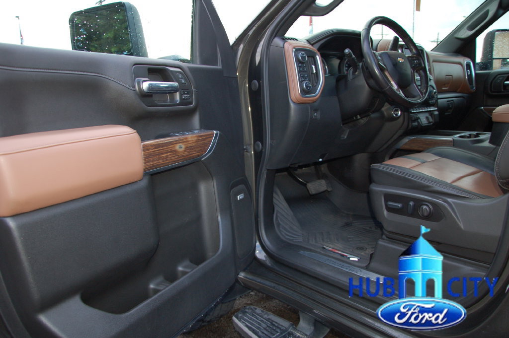 Used 2022 Chevrolet Silverado 2500 High Country w/ Safety Package II AWD/4WD image 11