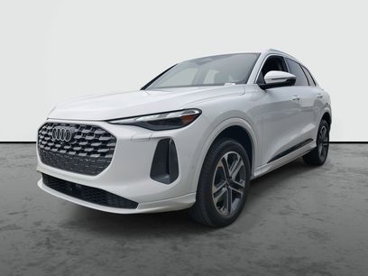 Used 2025 Audi Q5 Premium w/ Convenience Package