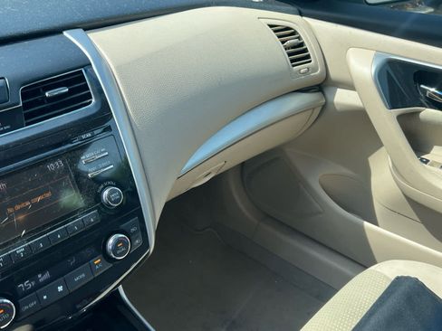 Used 2014 Nissan Altima 2.5 SV FWD image 10