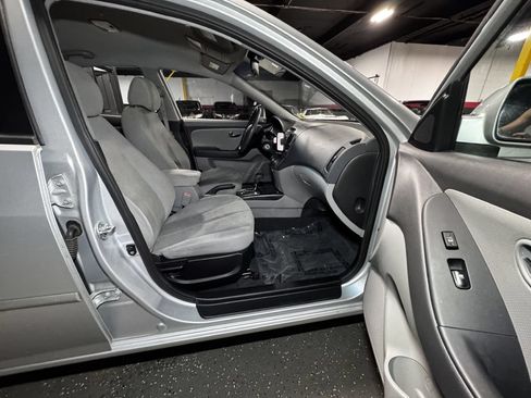 Used 2010 Hyundai Elantra GLS FWD image 15
