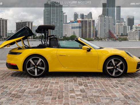 Used 2023 Porsche 911 Targa 4S w/ Premium Package image 16