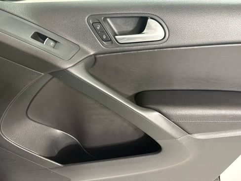 Used 2017 Volkswagen Tiguan Wolfsburg Edition FWD image 12