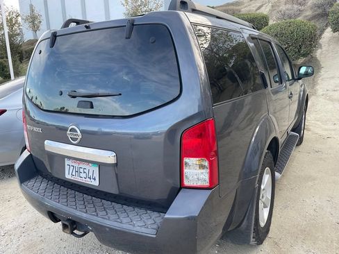 Used 2012 Nissan Pathfinder SV RWD image 7