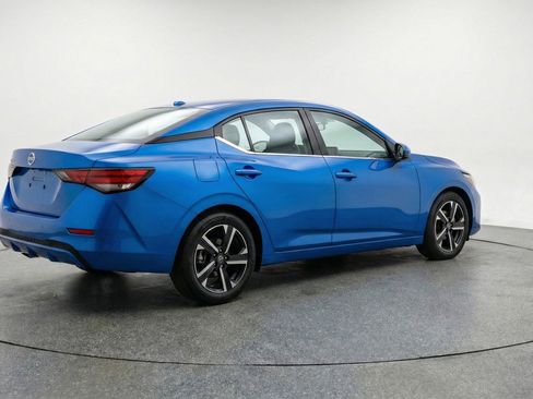 Used 2025 Nissan Sentra SV FWD image 9
