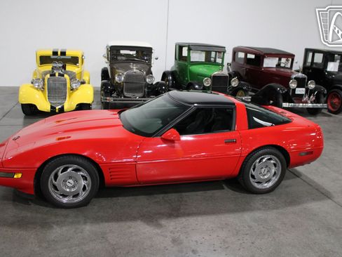 Used 1994 Chevrolet Corvette Coupe image 10