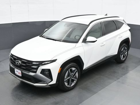 Used 2025 Hyundai Tucson SEL AWD/4WD image 17