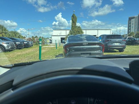 Used 2025 MAZDA MAZDA3 s image 33