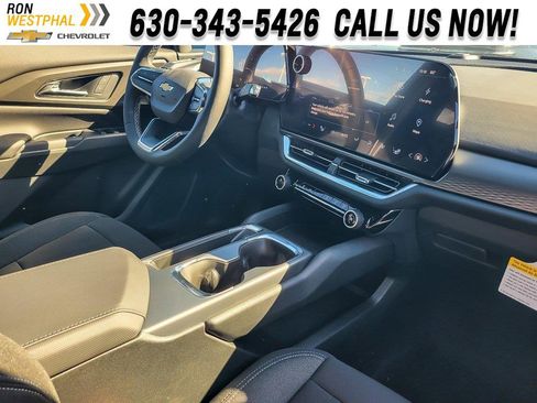 New 2026 Chevrolet Equinox EV LT image 17