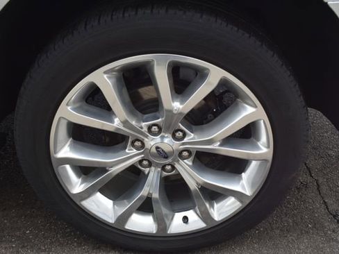 Used 2019 Ford Expedition Platinum image 64