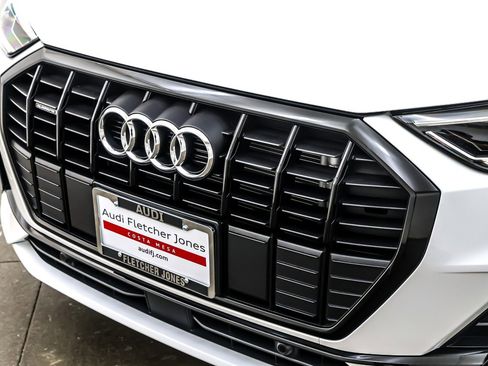 Used 2025 Audi Q3 2.0T Premium w/ Convenience Package image 13