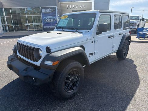 Used 2024 Jeep Wrangler Unlimited Sport AWD/4WD image 3