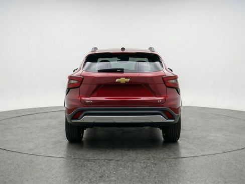 Used 2025 Chevrolet Trax LT FWD image 7