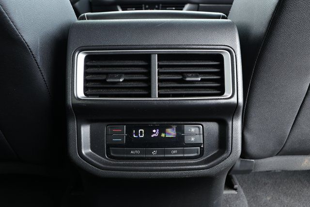 Used 2025 Volkswagen Atlas SE AWD/4WD image 28