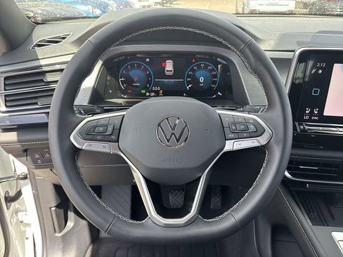 New 2026 Volkswagen Atlas Cross Sport SE FWD image 18