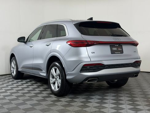Certified 2025 Audi Q5 Premium w/ Convenience Package AWD/4WD image 3