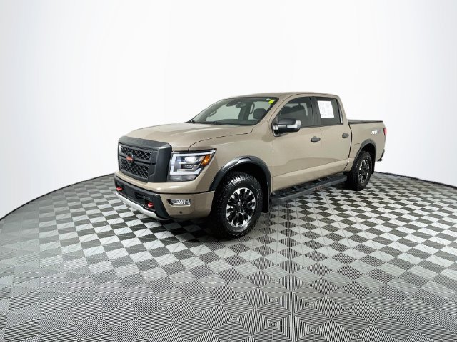 Used 2022 Nissan Titan PRO-4X w/ Pro-4x Convenience Package AWD/4WD image 4