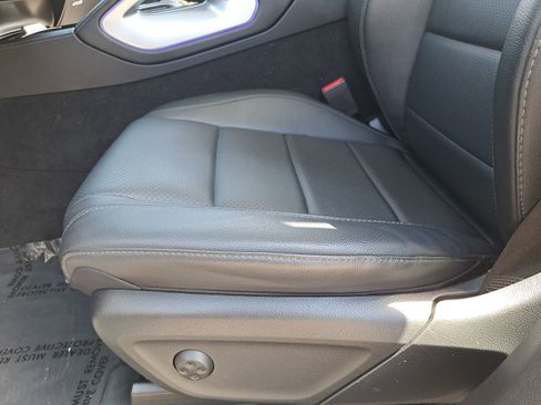 Used 2023 Mercedes-Benz GLS 450 4MATIC image 32