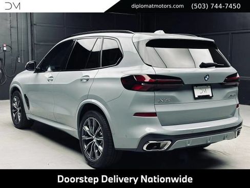 Used 2026 BMW X5 xDrive40i w/ M Sport Package AWD/4WD image 5