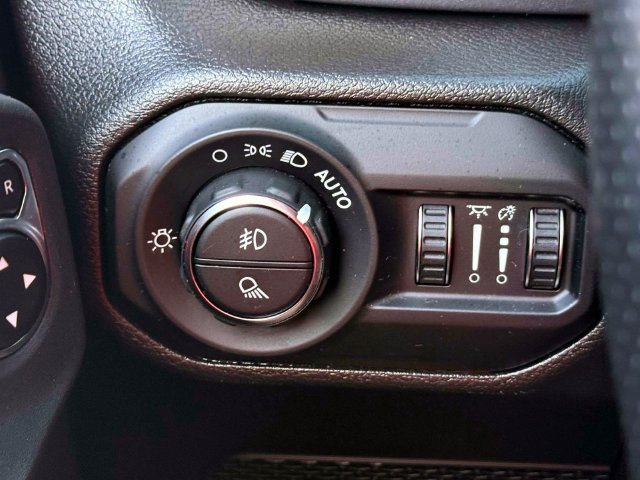 Used 2022 Jeep Gladiator Mojave AWD/4WD image 20