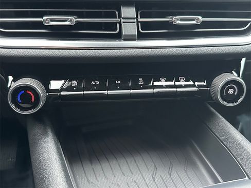 New 2026 Chevrolet Equinox EV LT image 28