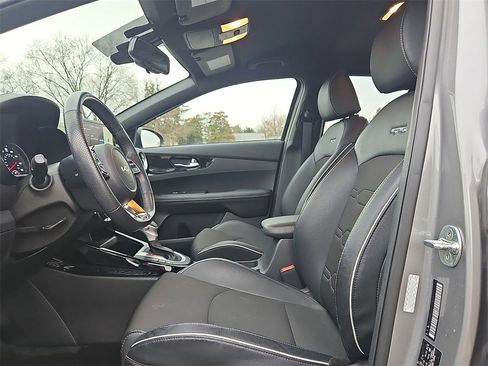 Used 2023 Kia Forte GT-Line w/ GT-Line Technology Package image 14