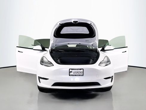 Used 2022 Tesla Model Y Long Range AWD/4WD image 27