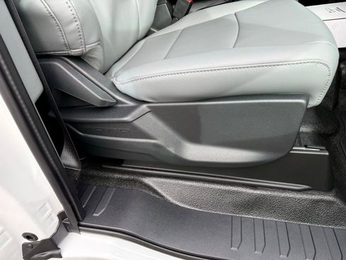 New 2026 Ford F550 4x4 Supercab Super Duty image 23